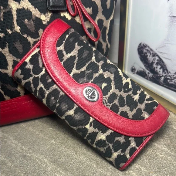 Coach Leopard Print Tote & wallet set - Picture 4 of 13